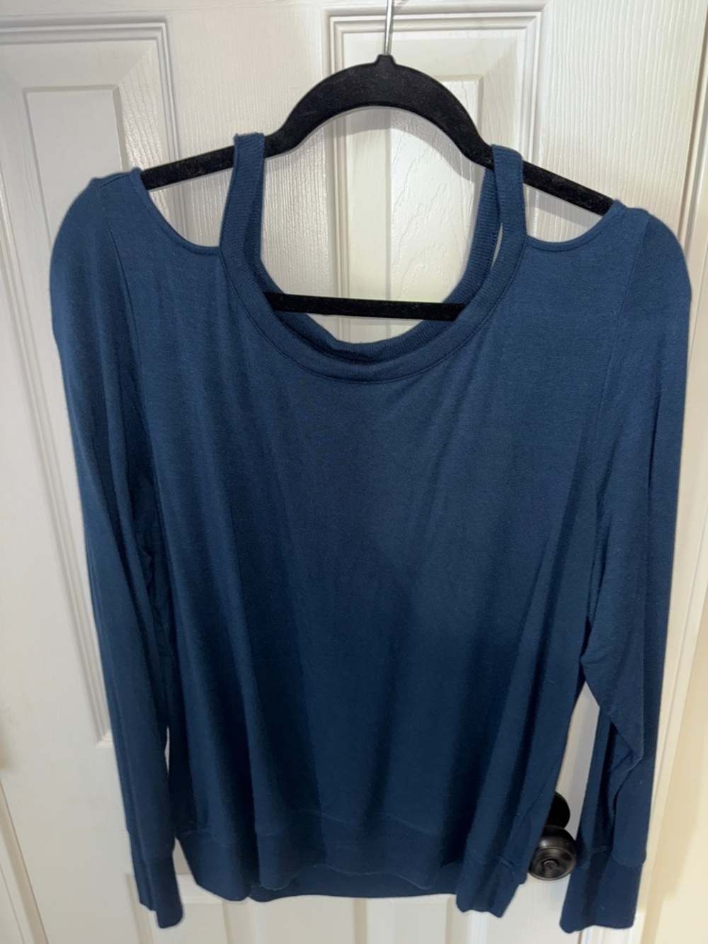 Athletes Women’s Navy Cold-Shoulder Long Sleeve Tee